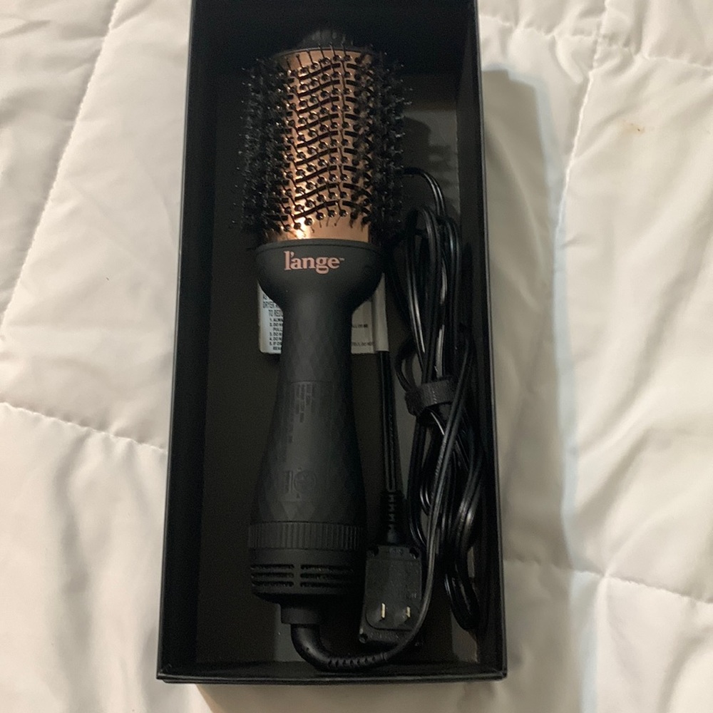 LeVolume 2-in-1  Volumizing Brush Dryer